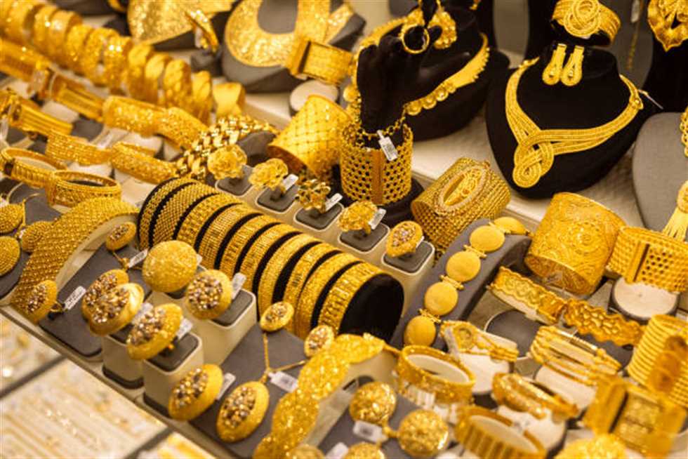 عيار 21 يسجل 5760 جنيهًا.. استقرار أسعار الذهب في بداية تعاملات اليوم الاثنين 1 عيار 21 يسجل 5760 جنيهًا.. استقرار أسعار الذهب في بداية تعاملات اليوم الاثنين