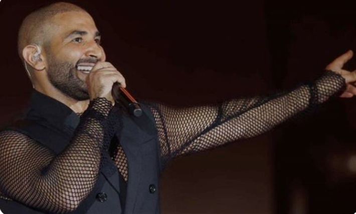 أحمد سعد يعلن موعد عرض برنامج "ذا فويس" ويخطف الأنظار بإطلالة جريئة 1 أحمد سعد يعلن موعد عرض برنامج "ذا فويس" ويخطف الأنظار بإطلالة جريئة