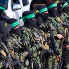 صراع العمالقة.. تفاصيل الانقسام داخل "حماس" حول "صفقة ترامب" لغزة