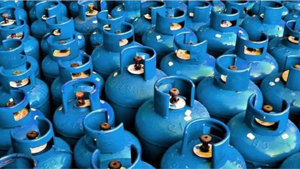 رسميا.. رفع سعر أنبوبة البوتاجاز المنزلية إلى 225 جنيهًا والتجارية 450 1 رسميا.. رفع سعر أنبوبة البوتاجاز المنزلية إلى 225 جنيهًا والتجارية 450