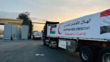 الهلال الأحمر يرسل قافلة «زاد العزة» الـ 48 إلى غزة محملة بـ 1600 طن مساعدات