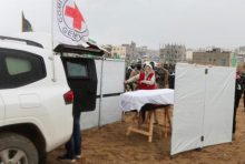 الصليب الأحمر يتجه إلى جنوب غزة لتسلّم جثامين محتجزين إسرائيليين