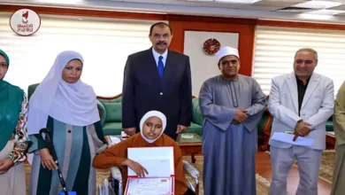 شيخ الأزهر يكرم الطالبة آية المتفوقة رغم فقدان بصرها بعد محاربة السرطان