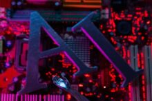 تأجيل محتمل لإطلاق جهاز OpenAI وجوني آيف الذكي حتى 2026