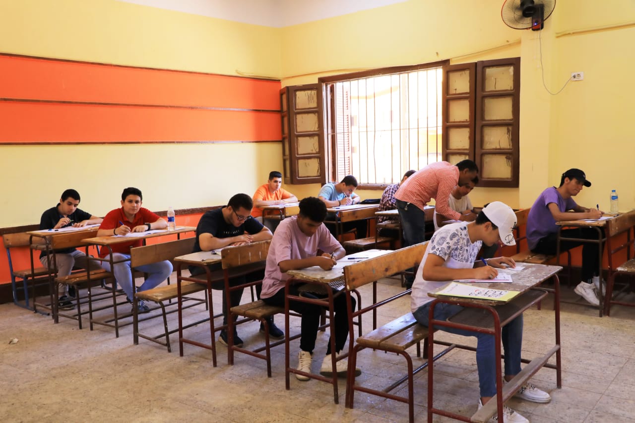 إمتحان الإنجليزي لطلاب الثانوية العامة الراسبين وفق المنهج المطور 2025 / 2026
