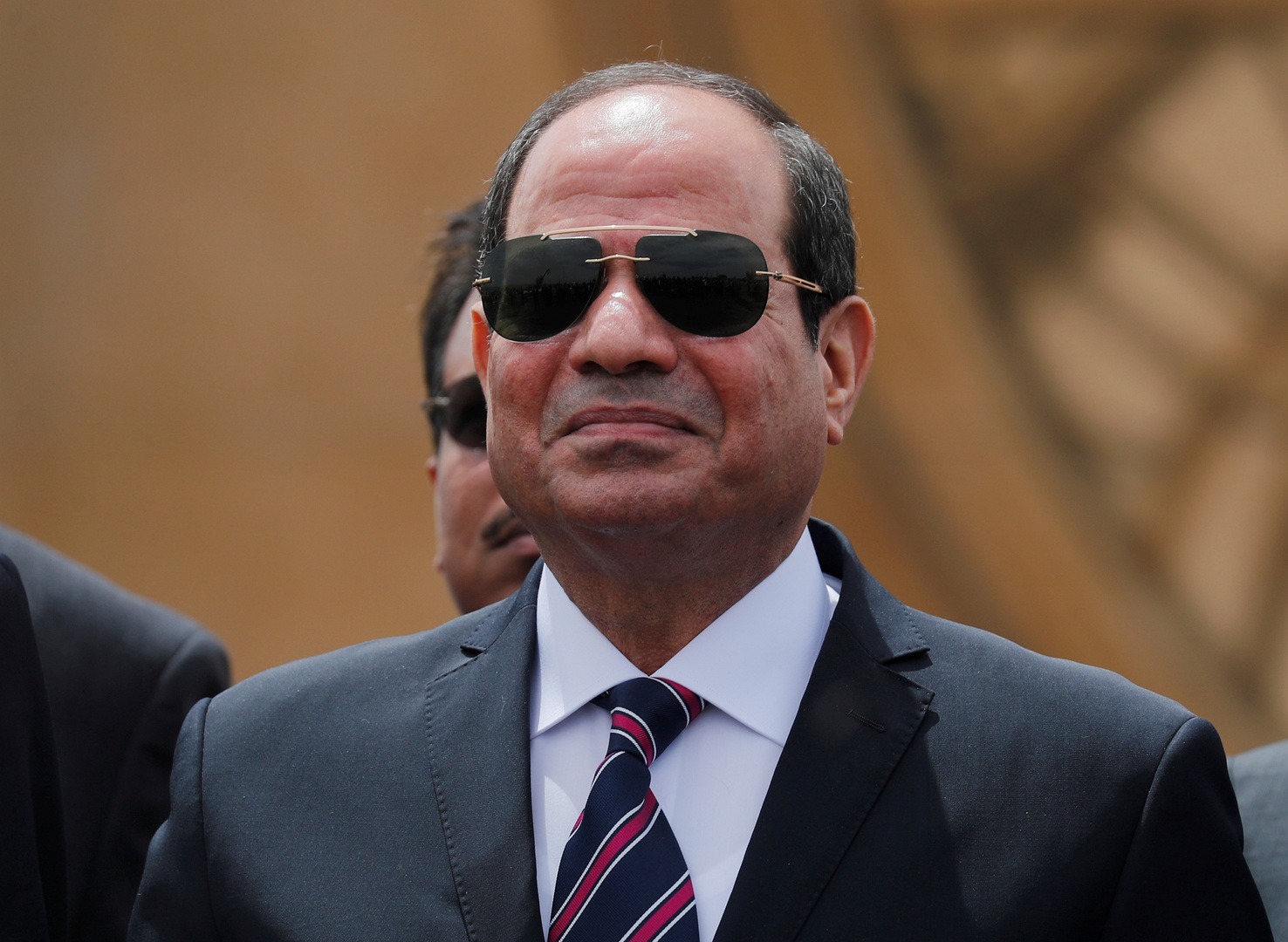 الرئيس السيسي يهنئ الدكتور خالد العناني بتولي منصب مدير عام اليونسكو