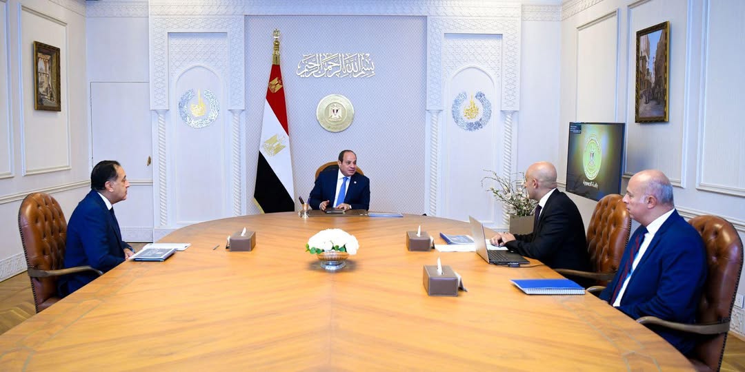 الرئيس السيسي يوجه بصرف حافز ألف جنيه للمعلمين بدءاً من نوفمبر