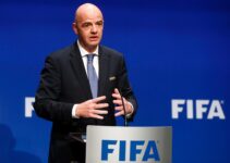 رئيس "فيفا" يدعو لتغيير موعد كأس العالم من أجل السعودية 