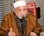 مصدر من أسرة أحمد عمر هاشم يحسم الجدل: لا صحة لبناء ضريح أو مقام للراحل