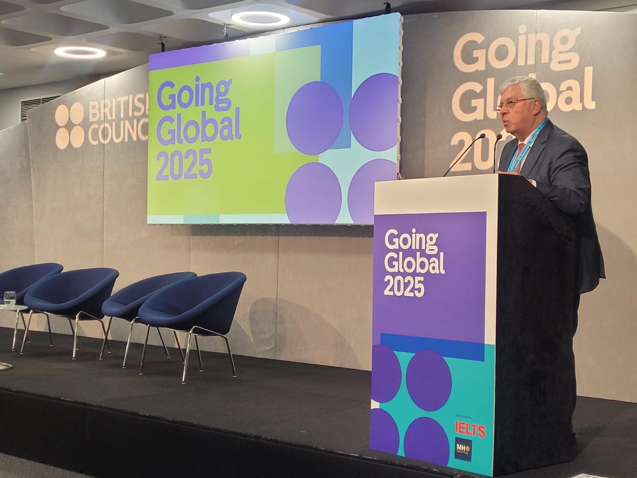 مصر تطلق تقريرًا استراتيجيًا في لندن لتوسيع التعليم العالي الرقمي العابر للحدود 1 مصر تطلق تقريرًا استراتيجيًا في لندن لتوسيع التعليم العالي الرقمي العابر للحدود