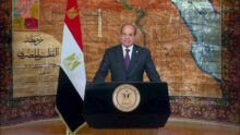 السيسي يهنئ الشعب المصري بذكرى انتصارات أكتوبر ويؤكد تمسك مصر بالسلام العادل