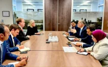 وزير البترول يبحث في أستراليا تعزيز التعاون بمجال المعادن الحيوية وربطها بسلاسل إمداد الطاقة الخضراء