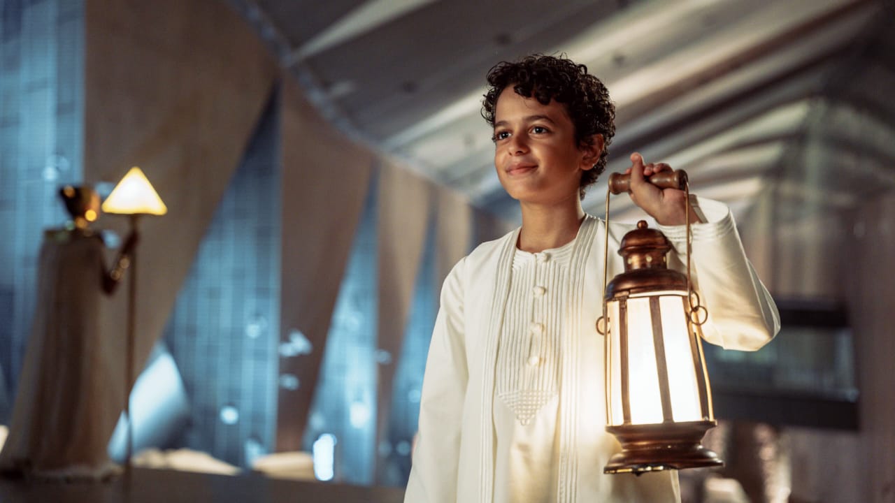 طفل الـ12 عامًا آسر حمدي يلمع بطولة في "خريطة رأس السنة" بعد إبهاره السيسي وملوك العالم في افتتاح المتحف المصري 1 طفل الـ12 عامًا آسر حمدي يلمع بطولة في "خريطة رأس السنة" بعد إبهاره السيسي وملوك العالم في افتتاح المتحف المصري