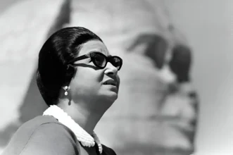 غضب مصري بعد إعلان فرقة إسرائيلية إحياء تراث أم كلثوم… وتهديدات قانونية بوقف سرقة كوكب الشرق 2 غضب مصري بعد إعلان فرقة إسرائيلية إحياء تراث أم كلثوم… وتهديدات قانونية بوقف سرقة كوكب الشرق