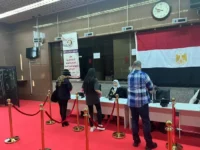 القاضي أحمد بنداري يتابع عبر الفيديو كونفرانس فتح اللجان في اليوم الثاني لتصويت المصريين بالخارج