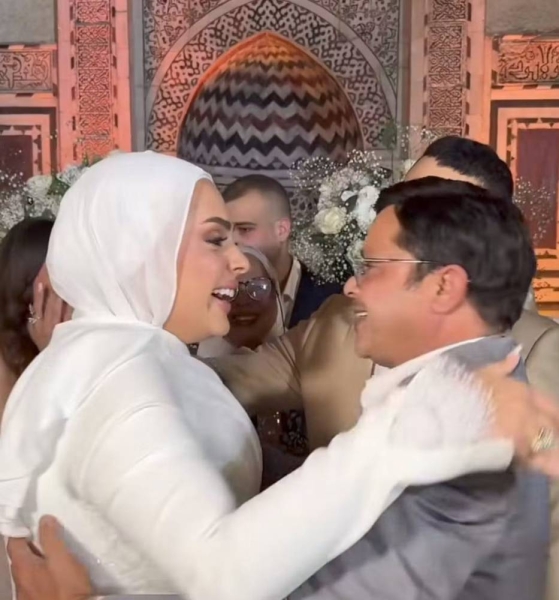أبو العروسة.. محمد هنيدي يحتفل بعقد قران نجلته فريدة 2 أبو العروسة.. محمد هنيدي يحتفل بعقد قران نجلته فريدة