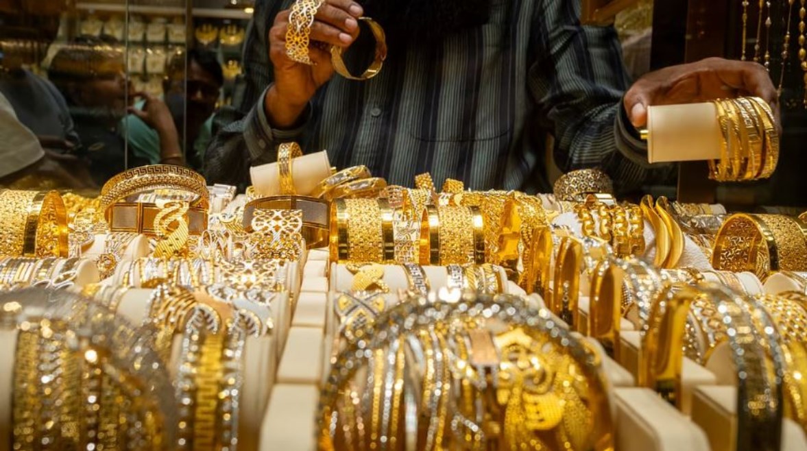 ارتفاع الذهب في مصر وتوقعات عالمية تقوده إلى 6000 دولار في 2026