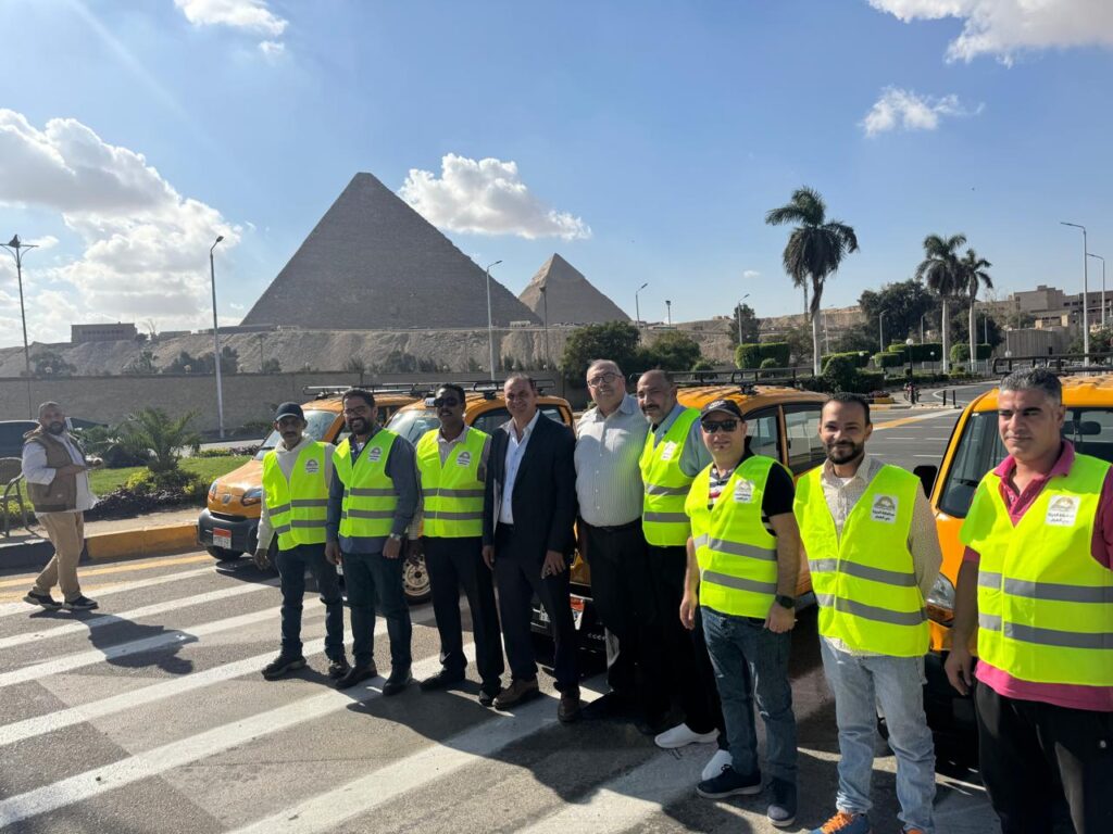 الجيزة تبدأ تسليم السيارات الحضارية البديلة للتوك توك وتعلن بيع 34 مركبة وترخيص 9 بحي الهرم
