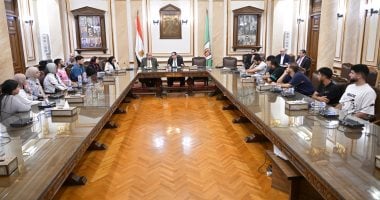 6 قرارات مهمة لرئيس جامعة القاهرة بعد لقائه مع طلاب كلية التجارة 2 6 قرارات مهمة لرئيس جامعة القاهرة بعد لقائه مع طلاب كلية التجارة