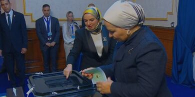 السيدة انتصار السيسي تدلي بصوتها في المرحلة الثانية من انتخابات مجلس النواب 2025
