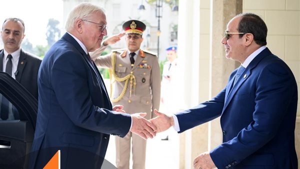 الرئيس السيسي يستقبل نظيره الألماني شتاينماير ويؤكد الالتزام بتعزيز الشراكة الاستراتيجية 1 الرئيس السيسي يستقبل نظيره الألماني شتاينماير ويؤكد الالتزام بتعزيز الشراكة الاستراتيجية