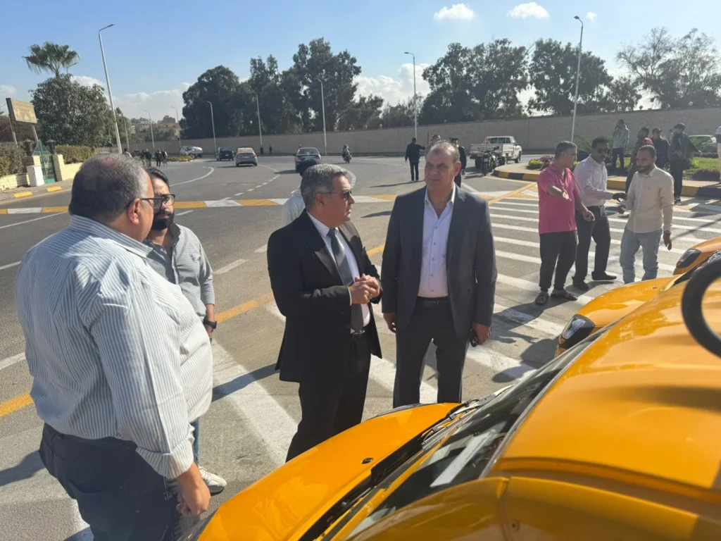 الجيزة تبدأ تسليم السيارات الحضارية البديلة للتوك توك وتعلن بيع 34 مركبة وترخيص 9 بحي الهرم