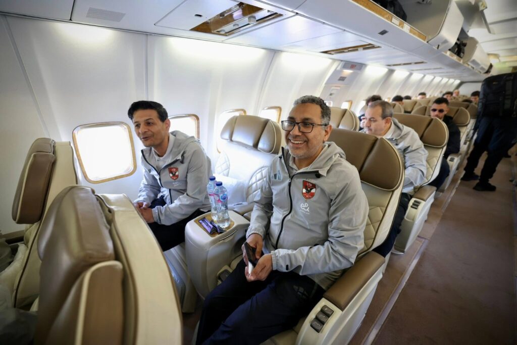 مشاهد طريفة ورحلة هادئة.. بعثة الأهلي تطير إلى المغرب لمواجهة الجيش الملكي في دوري الأبطال