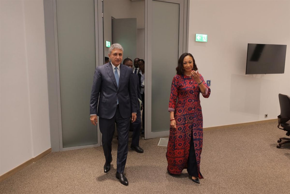 شريف فتحي يبحث مع وزيرة ثقافة كوت ديفوار سبل التعاون في السياحة والآثار