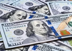 ارتفاع سعر الدولار 17 قرشًا أمام الجنيه المصري في بداية تعاملات اليوم الأربعاء 2 ارتفاع سعر الدولار 17 قرشًا أمام الجنيه المصري في بداية تعاملات اليوم الأربعاء