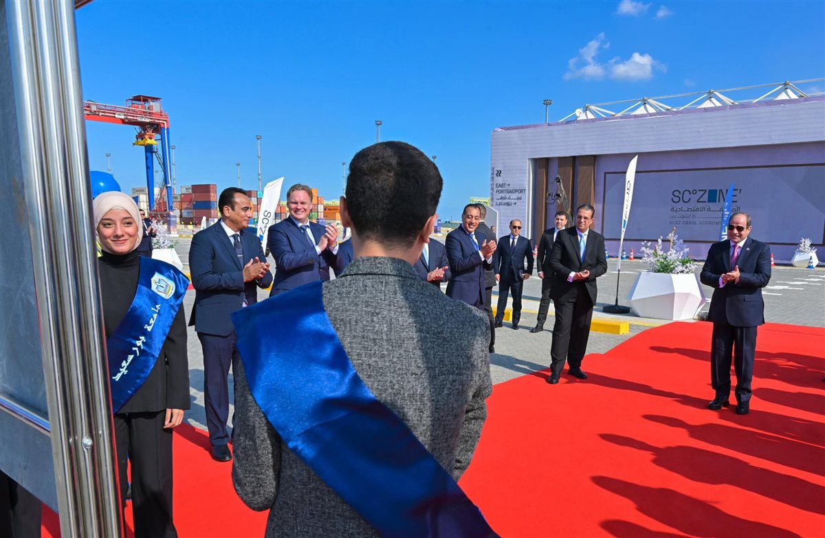 السيسي يشهد افتتاح عدد من المحطات البحرية بشرق بورسعيد ويشيد بجهود تطوير المنطقة الاقتصادية لقناة السويس 1 السيسي يشهد افتتاح عدد من المحطات البحرية بشرق بورسعيد ويشيد بجهود تطوير المنطقة الاقتصادية لقناة السويس