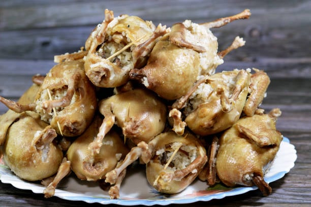 طريقة عمل الحمام المحشي بالأرز المعمر بطريقة فاخرة على الطريقة المصرية 2 طريقة عمل الحمام المحشي بالأرز المعمر بطريقة فاخرة على الطريقة المصرية