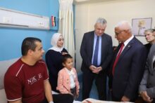 السفير الألماني يزور مستشفى العريش ويشيد بجهود مصر الإغاثية لغزة