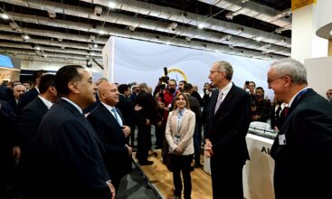 زيارة رئيس الوزراء لجناح وزارة الصناعة بمعرض TransMEA202 لتعزيز الاستثمار الصناعي 6 زيارة رئيس الوزراء لجناح وزارة الصناعة بمعرض TransMEA202 لتعزيز الاستثمار الصناعي