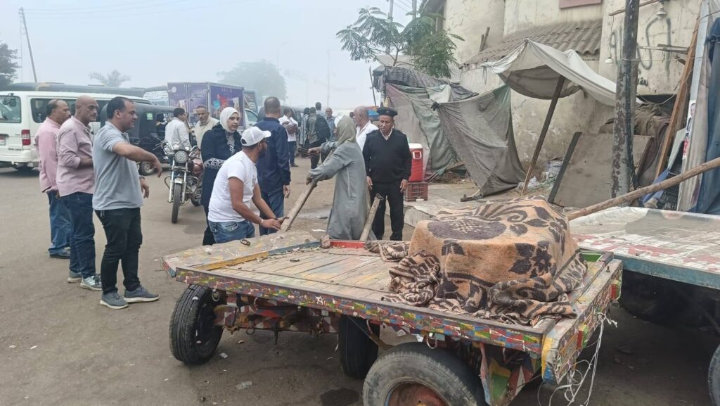 القناطر الخيرية تشن حملة مكبرة لرفع الإشغالات واستعادة الانضباط بالشوارع