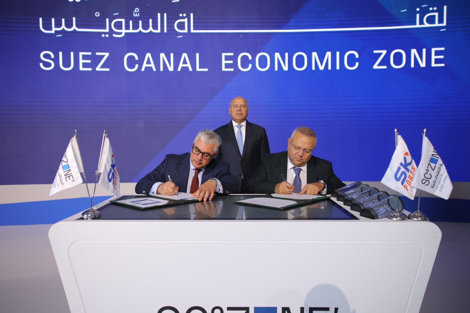 قناة السويس وسكاي بورتس توقعان مذكرة تفاهم لتعزيز قدرات ميناء السخنة 1 قناة السويس وسكاي بورتس توقعان مذكرة تفاهم لتعزيز قدرات ميناء السخنة