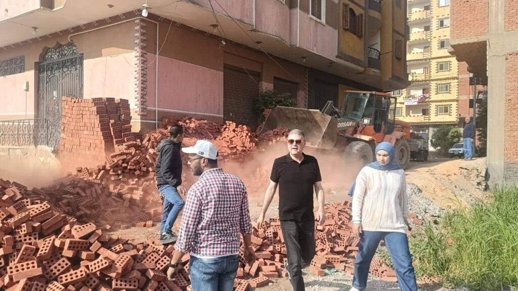 ضبط ومصادرة مواد بناء مخالف في القناطر الخيرية