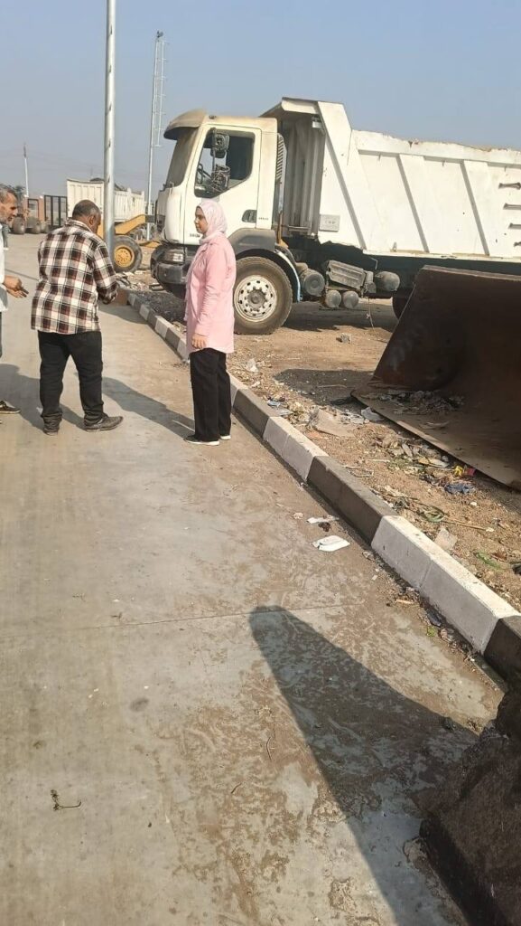 القناطر الخيرية: متابعة أعمال الحملة الميكانيكية وصيانة المعدات للحفاظ على المال العام