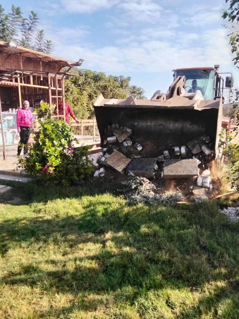 إزالة كافيتريا مخالفة على أرض أملاك الدولة بالقناطر الخيرية 5 إزالة كافيتريا مخالفة على أرض أملاك الدولة بالقناطر الخيرية