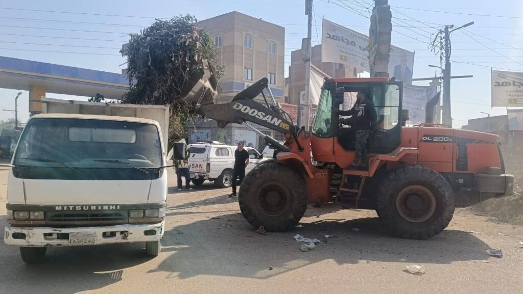 رئاسة القناطر الخيرية تتابع جهود الارتقاء بمنظومة النظافة والمظهر الحضاري