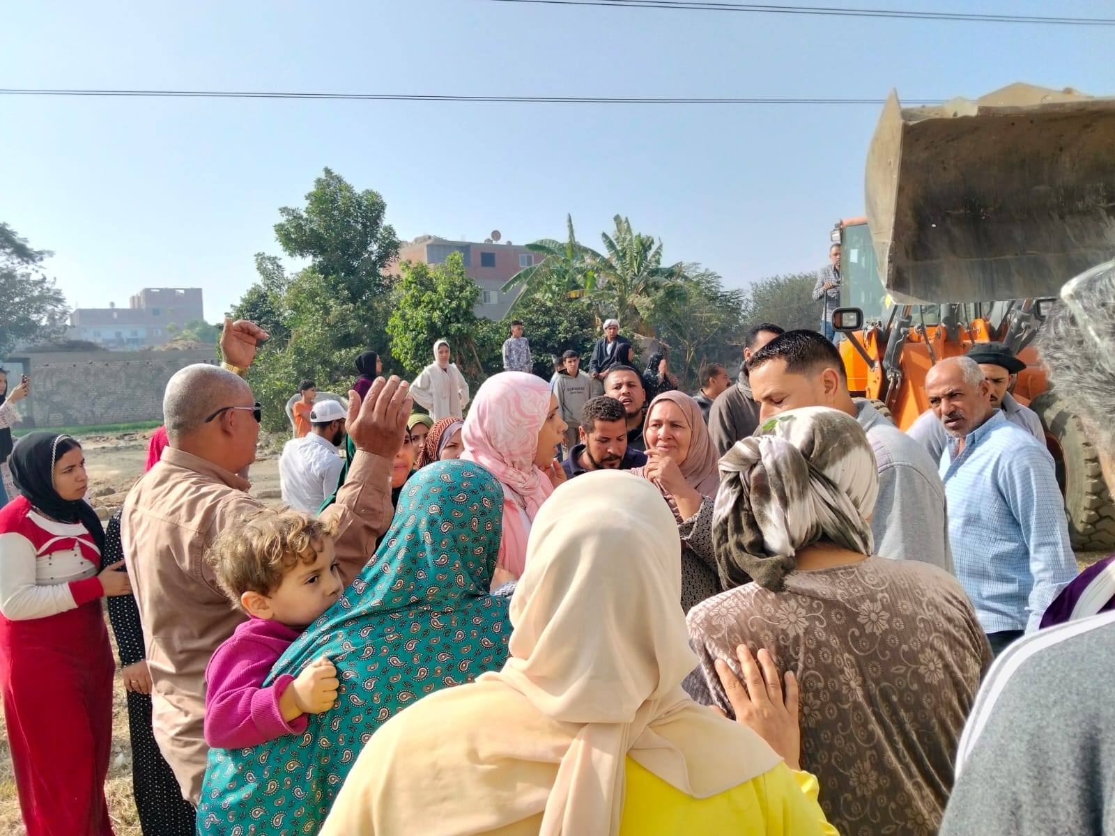 مركز ومدينة القناطر الخيرية تنفذ إزالة فورية لتعدٍ على الأراضي خارج الحيز العمراني 1 مركز ومدينة القناطر الخيرية تنفذ إزالة فورية لتعدٍ على الأراضي خارج الحيز العمراني