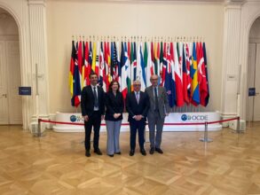 اتفاق بين قناة السويس ومنظمة التعاون الاقتصادي لجذب الاستثمارات الفرنسية