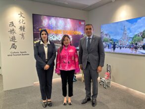 على هامش معرض كنوز المتاحف.. نائب وزير السياحة تبحث تعزيز التعاون مع هونج كونج