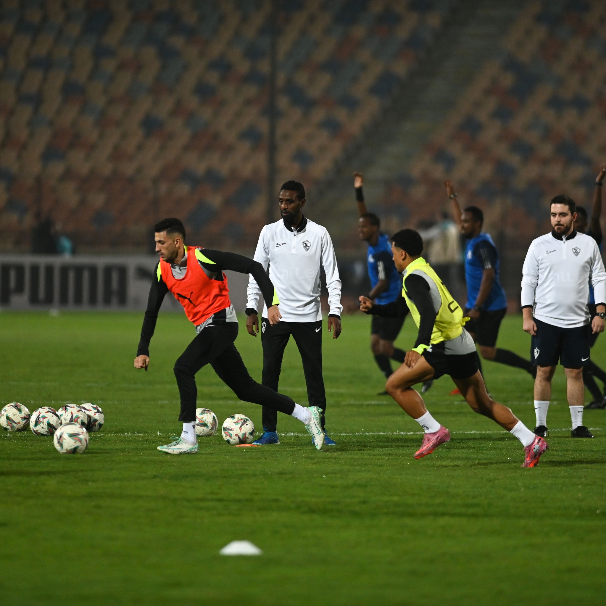 الزمالك يواصل تدريباته في جنوب أفريقيا استعدادا لمواجهة كايزر تشيفز بالكونفدرالية 1 الزمالك يواصل تدريباته في جنوب أفريقيا استعدادا لمواجهة كايزر تشيفز بالكونفدرالية