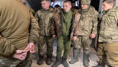 استسلام جماعي لمقاتلين أوكرانيين في خاركوف: 5 جنود من اللواء 57 يسلمون أنفسهم للقوات الروسية 3 استسلام جماعي لمقاتلين أوكرانيين في خاركوف: 5 جنود من اللواء 57 يسلمون أنفسهم للقوات الروسية