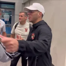 إمام عاشور يظهر في مطار القاهرة استعدادًا للسفر مع الأهلي إلى الإمارات لخوض السوبر المصري