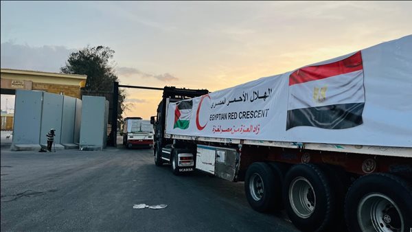 الهلال الأحمر يطلق القافلة 63 لغزة بحمولة 8 آلاف طن من المساعدات 1 الهلال الأحمر يطلق القافلة 63 لغزة بحمولة 8 آلاف طن من المساعدات