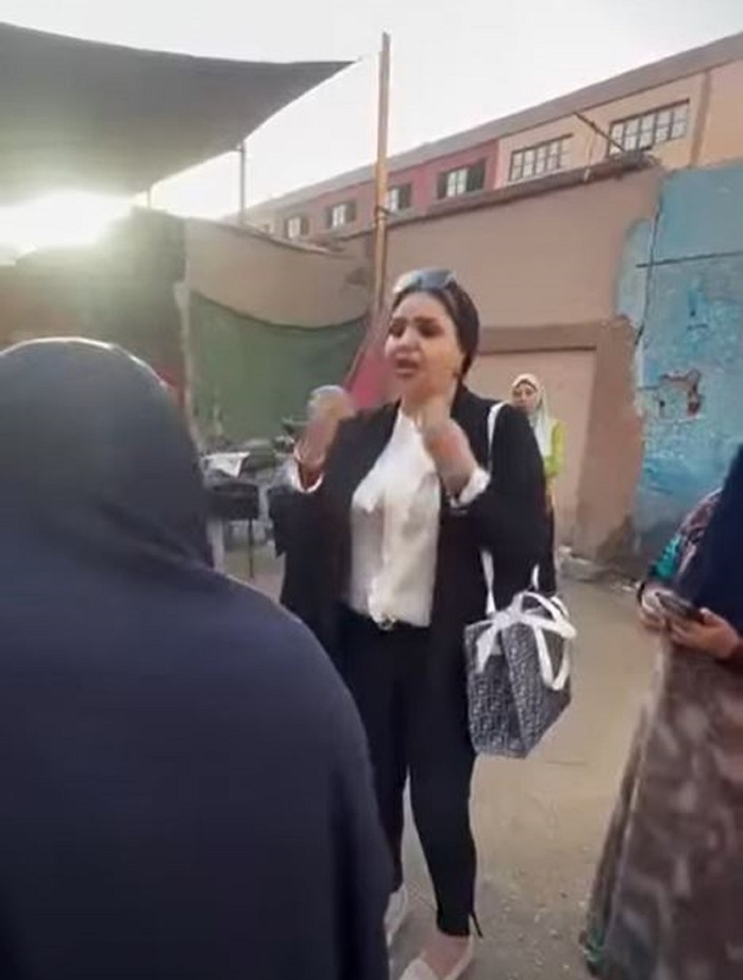 الأمن يضبط المرشحة شيماء عبد العال الشهيرة بـ"نائبة الأسعار" في القاهرة 1 الأمن يضبط المرشحة شيماء عبد العال الشهيرة بـ"نائبة الأسعار" في القاهرة