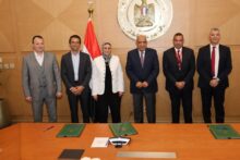 مصر توقع اتفاقيات لتنفيذ مشروعين للطاقة الشمسية وبطاريات تخزين بقدرة 1200 ميجاوات