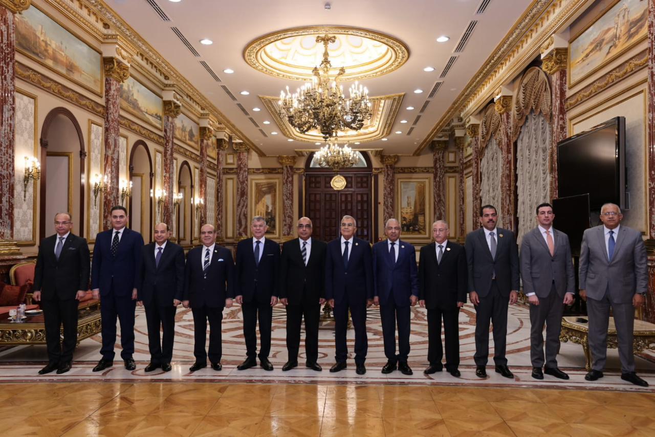 وزير العدل يزور رئيس مجلس الشيوخ لتهنئته 1 وزير العدل يزور رئيس مجلس الشيوخ لتهنئته