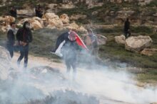 مواجهات عنيفة في ميثلون جنوب جنين.. ورشق بالحجارة والزجاجات الحارقة